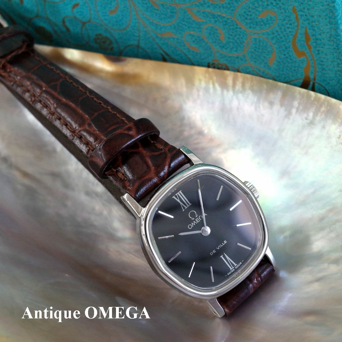 美品！　OMEGA オメガ　デビル　六角形　プッシュ式　レディース腕時計 美品 OMEGA オメガ デビル 純正革ベルト プッシュ式 レディース腕時計